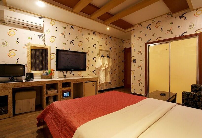 Motel Daejeon Munchang Concert