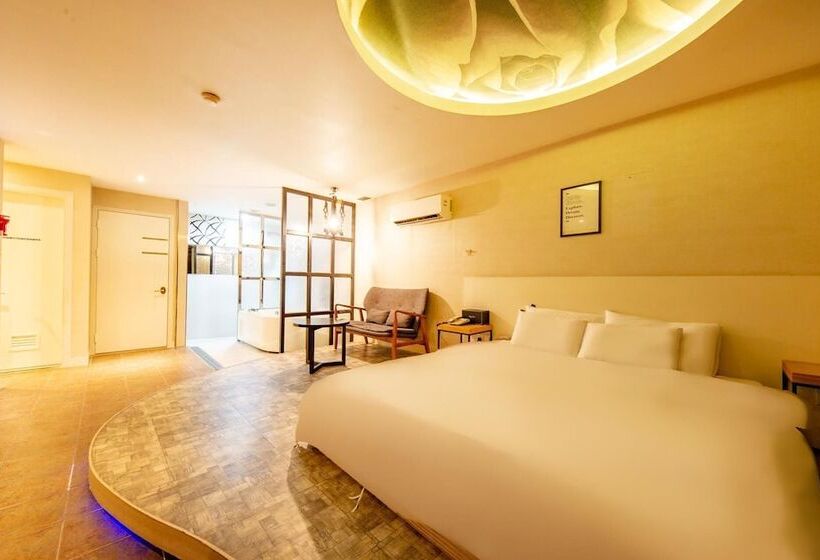 Motel Daejeon Yongjeon I