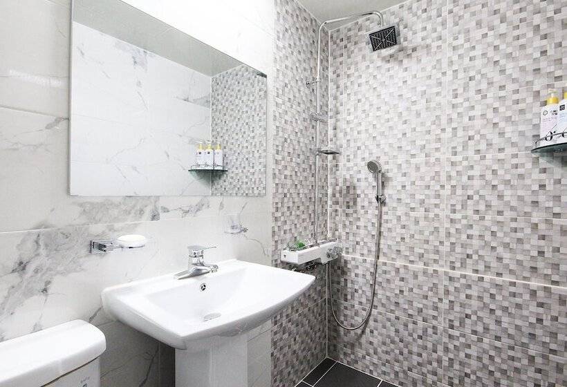 مُتل Gwangju Songjeong Station Spede