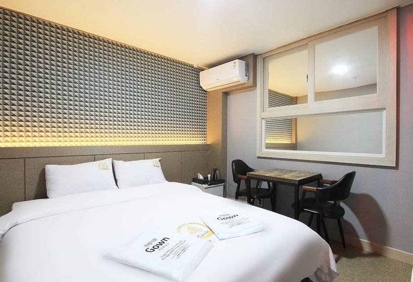 مُتل Gwangju Songjeong Station Spede