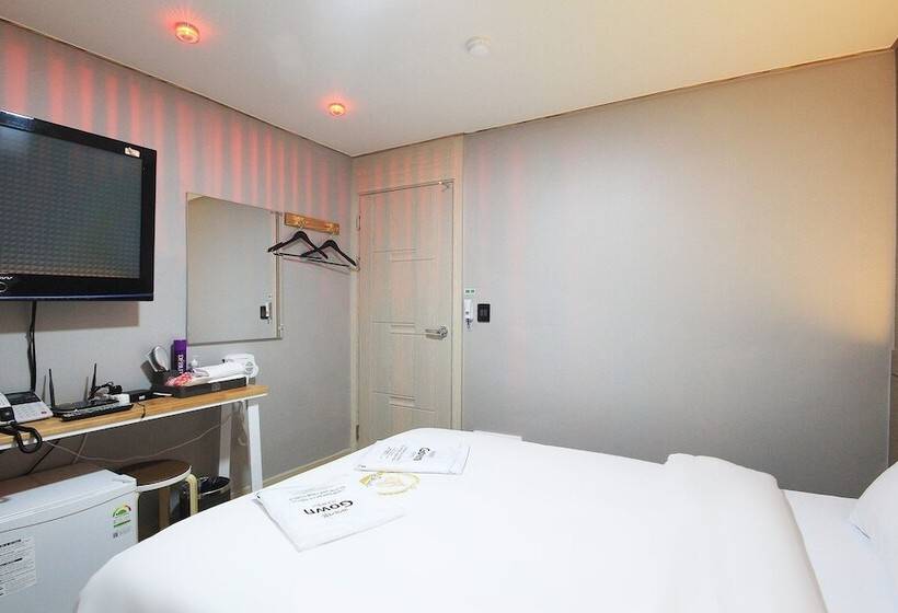 مُتل Gwangju Songjeong Station Spede