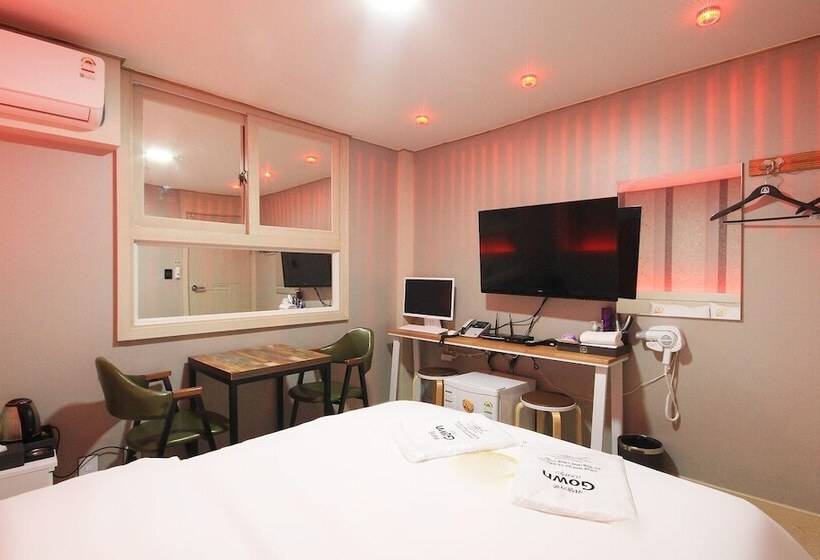 مُتل Gwangju Songjeong Station Spede