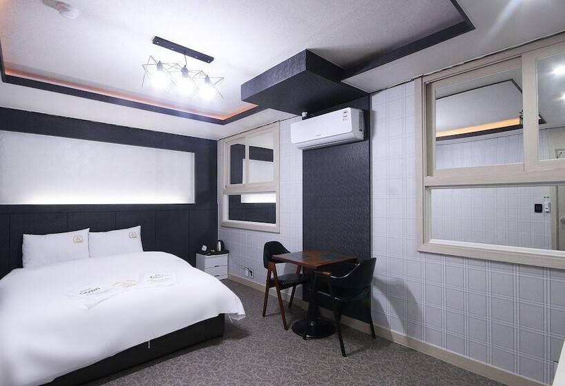 مُتل Gwangju Songjeong Station Spede