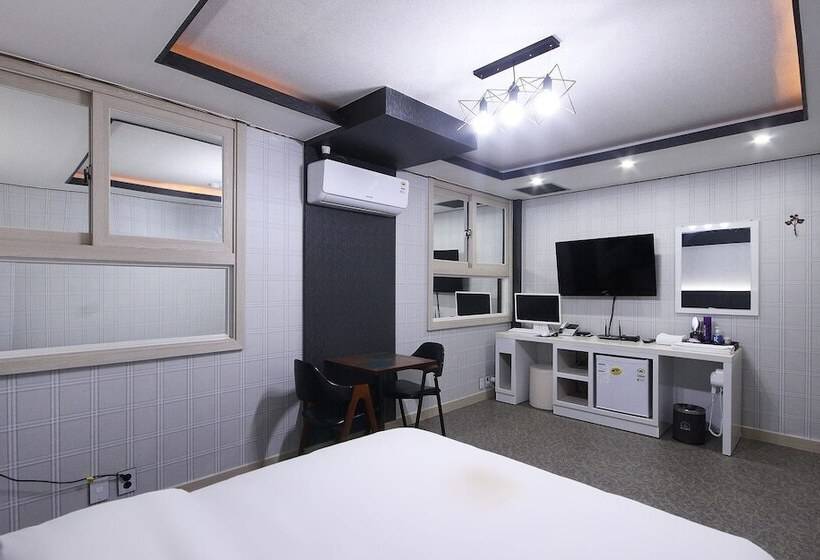 مُتل Gwangju Songjeong Station Spede