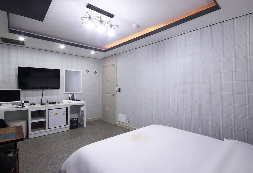 مُتل Gwangju Songjeong Station Spede