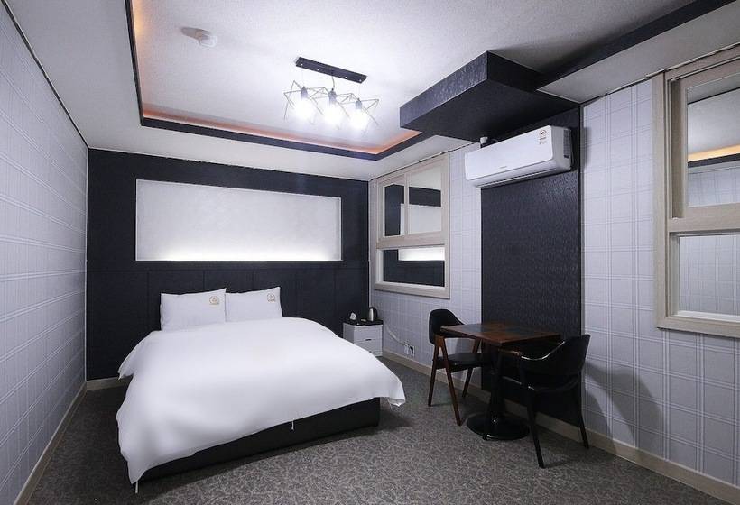 مُتل Gwangju Songjeong Station Spede