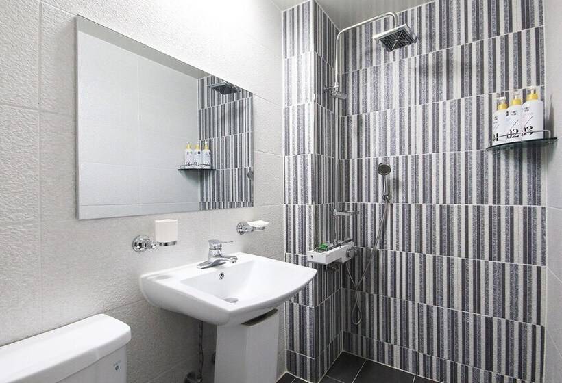 مُتل Gwangju Songjeong Station Spede