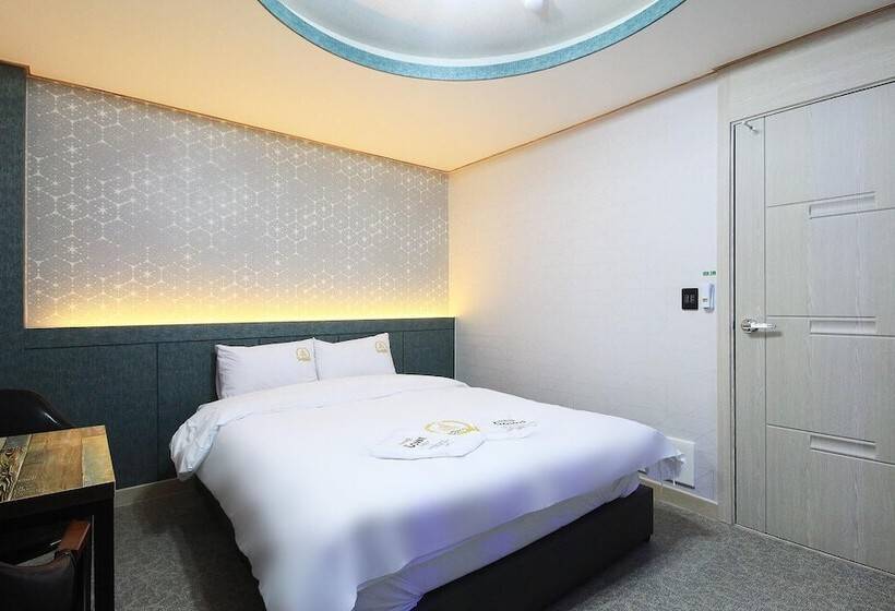 مُتل Gwangju Songjeong Station Spede