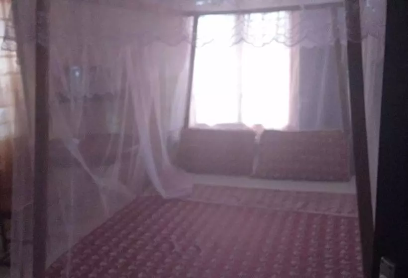 پانسیون Miritini Guest House & Restaurant