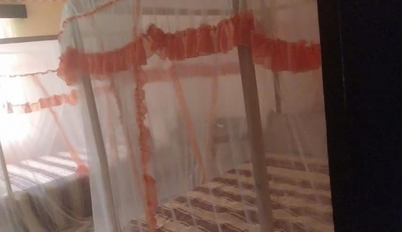 پانسیون Miritini Guest House & Restaurant