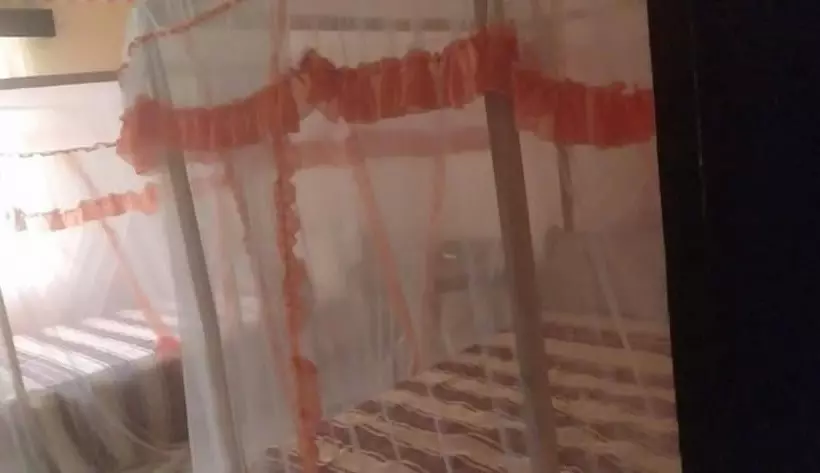 پانسیون Miritini Guest House & Restaurant