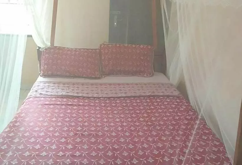 پانسیون Miritini Guest House & Restaurant