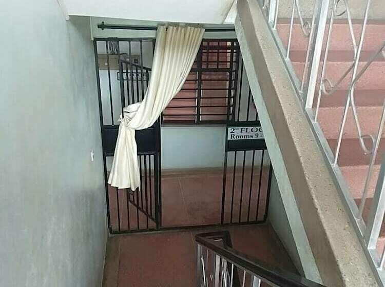 پانسیون Miritini Guest House & Restaurant