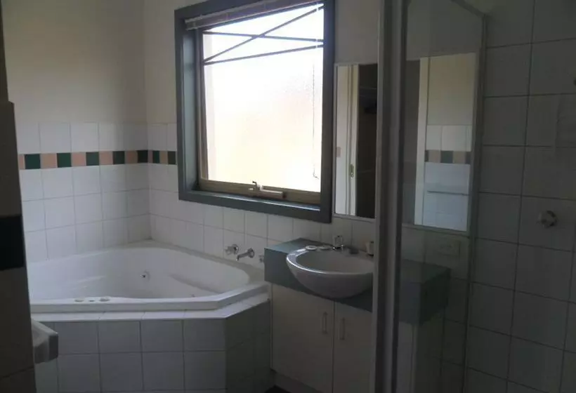 Australian Home Away @ Box Hill 21