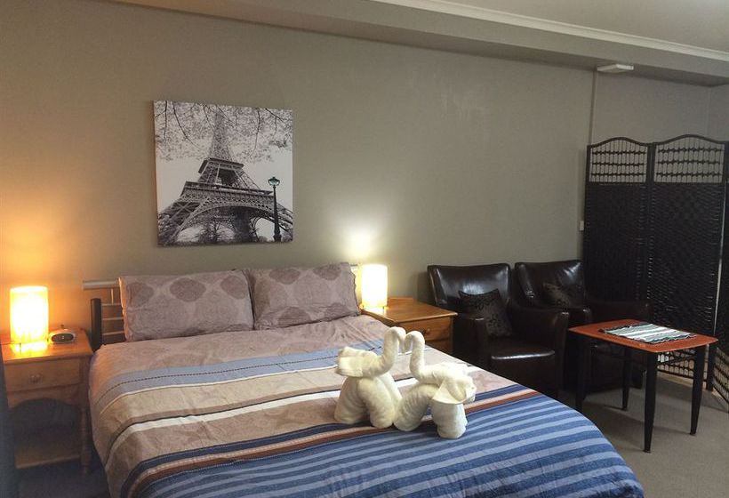 Australian Home Away @ Box Hill 21