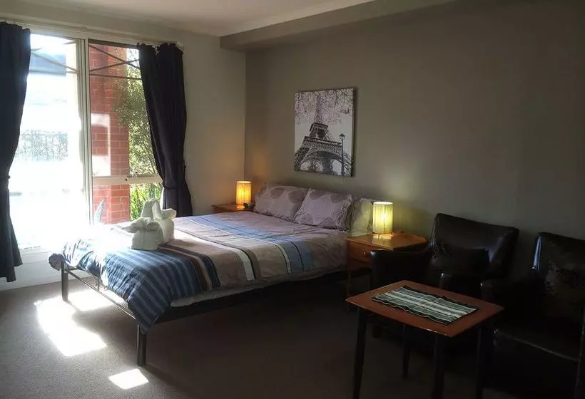 Australian Home Away @ Box Hill 21