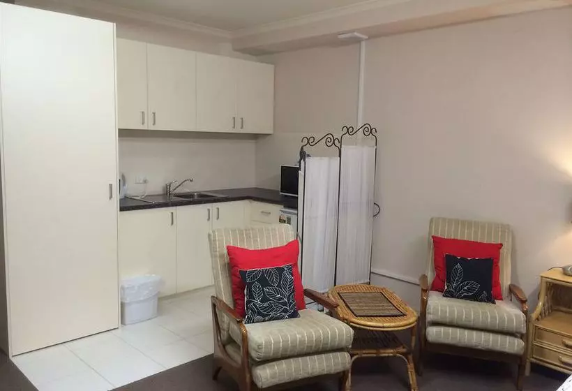 Australian Home Away @ Box Hill 21