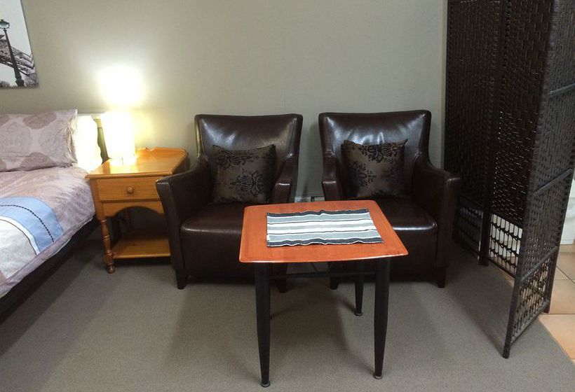 Australian Home Away @ Box Hill 21