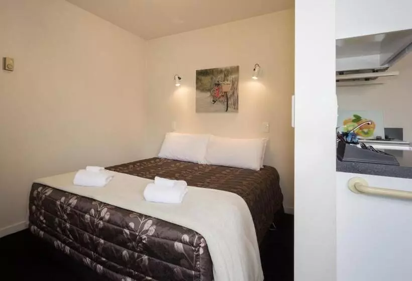 Caples Court Motel & Apartments