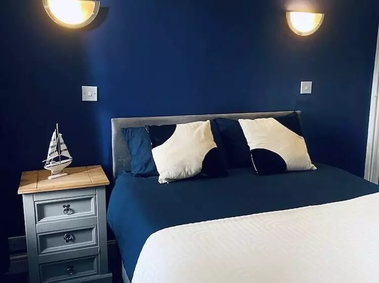 Отель Blue Bell