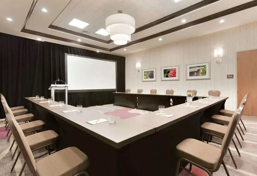 ホテル Hilton Garden Inn Pittsburgh Airport Southrobinson Mall