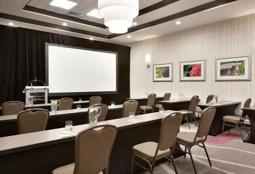ホテル Hilton Garden Inn Pittsburgh Airport Southrobinson Mall