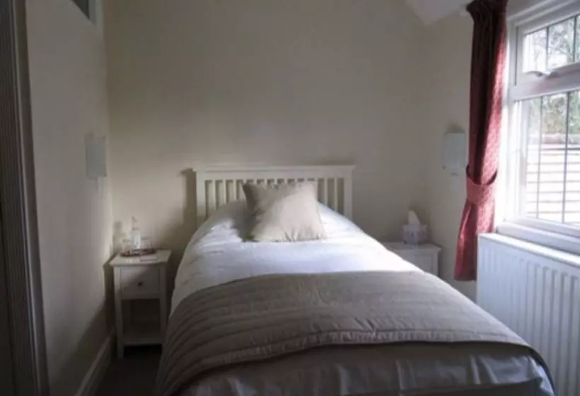 Отель Little Forest Lodge