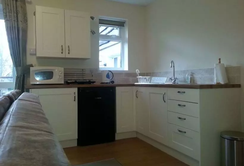 Отель Little Forest Lodge