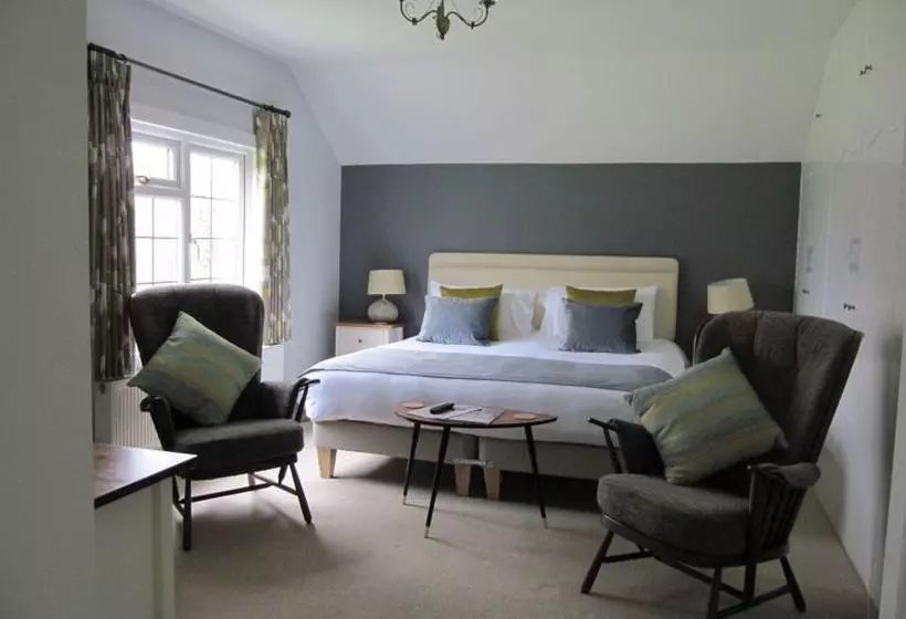 Отель Little Forest Lodge