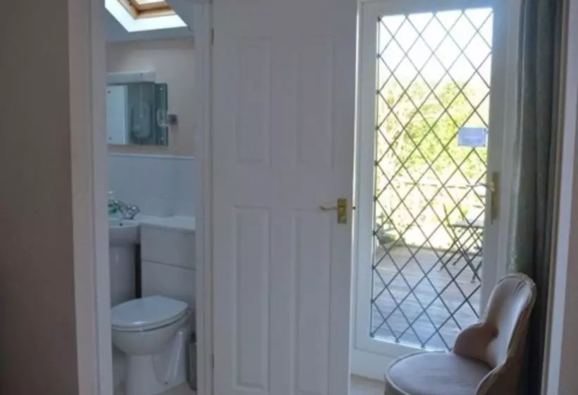 Отель Little Forest Lodge