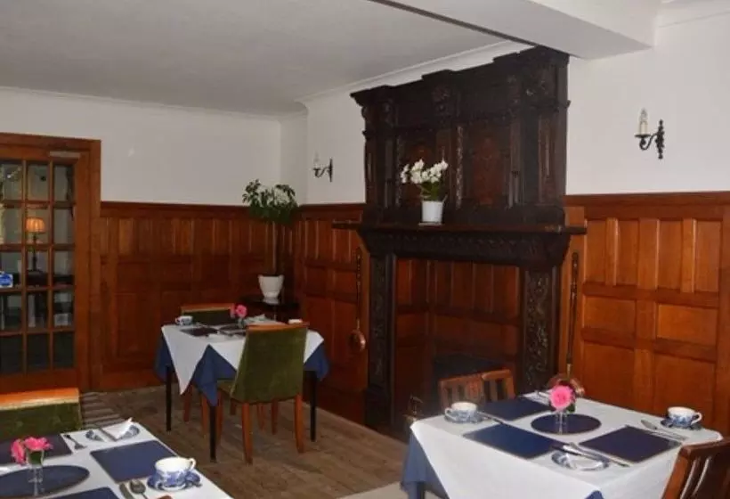 Отель Little Forest Lodge