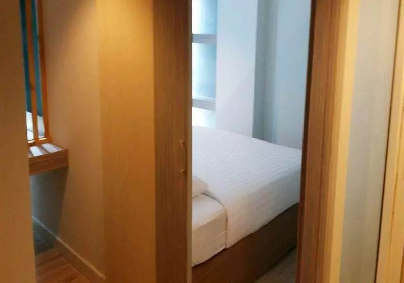 בית מלון כפרי Nantra Pattaya Baan Ampoe Beach