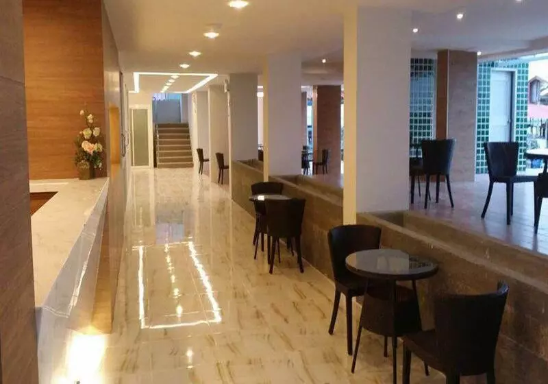 בית מלון כפרי Nantra Pattaya Baan Ampoe Beach