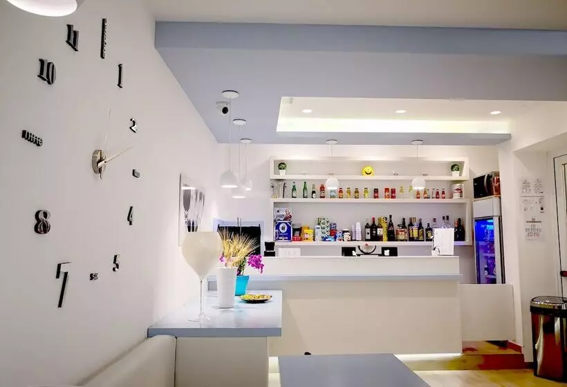 Отель Perla Gaia