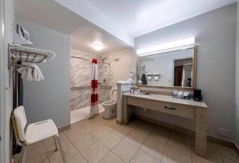 Отель Red Roof Inn Charlottesville