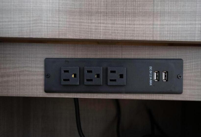 Отель Red Roof Inn Charlottesville