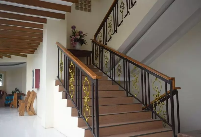 בית מלון כפרי Reyna S The Haven And Gardens