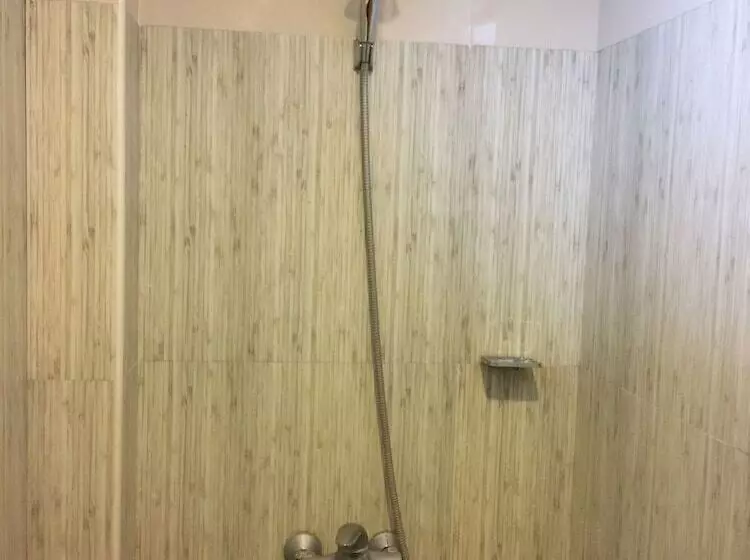 בית מלון כפרי Reyna S The Haven And Gardens