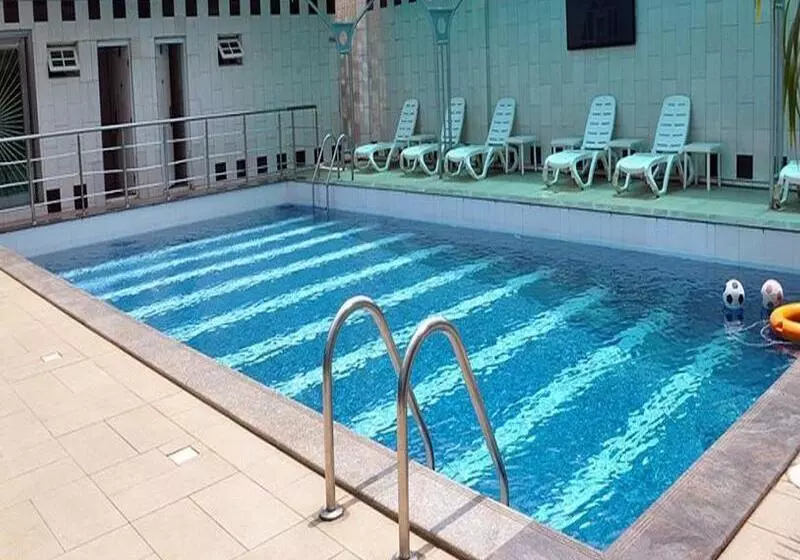 Royalview Hotel And Suites