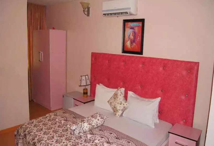 Royalview Hotel And Suites