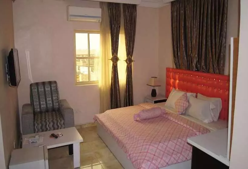 Royalview Hotel And Suites