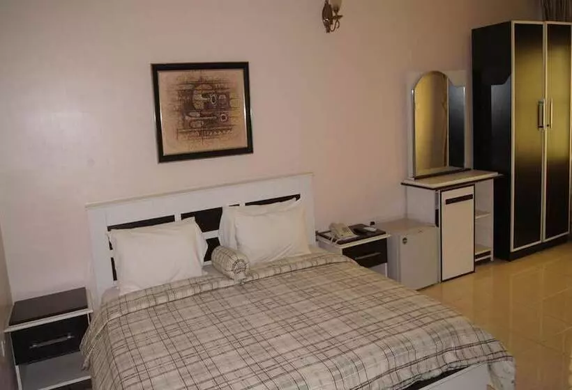 Royalview Hotel And Suites