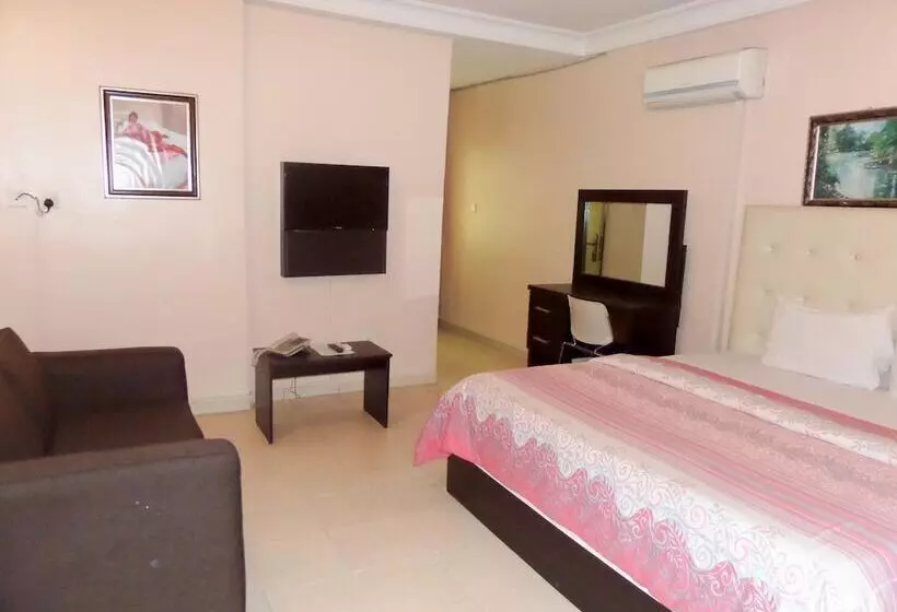 Royalview Hotel And Suites