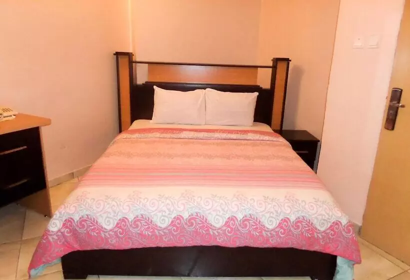 Royalview Hotel And Suites