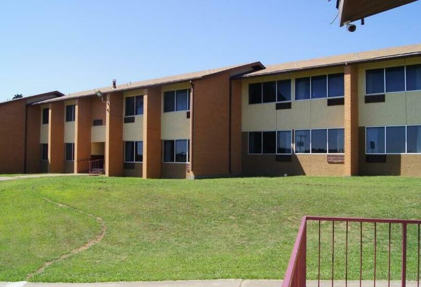 Мотель Holiday Lodge & Suites