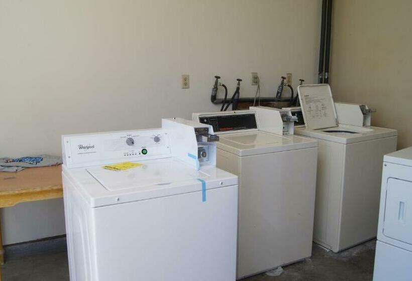 Мотель Holiday Lodge & Suites