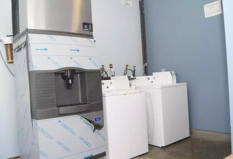 Мотель Holiday Lodge & Suites