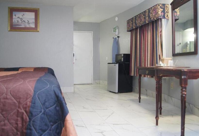 Мотель Holiday Lodge & Suites