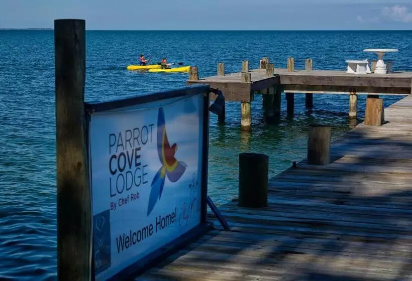 Resort Parrot Cove Lodge