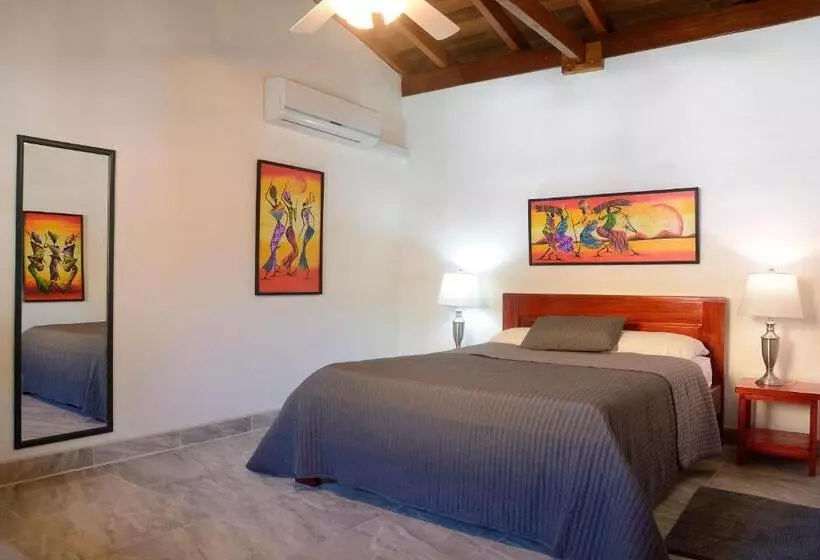 Resort Parrot Cove Lodge